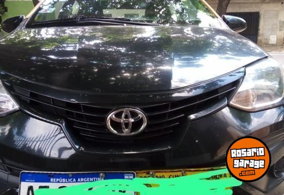 Autos - Toyota etios x 2023 GNC 205000Km - En Venta
