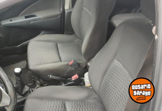 Autos - Toyota 2015 xls 2015 Nafta 182000Km - En Venta