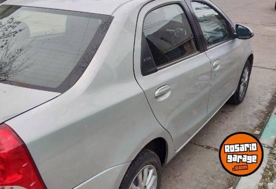 Autos - Toyota 2015 xls 2015 Nafta 182000Km - En Venta