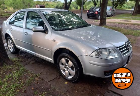 Autos - Volkswagen Bora 2010 GNC 122000Km - En Venta