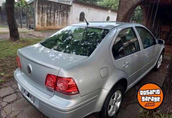 Autos - Volkswagen Bora 2010 GNC 122000Km - En Venta