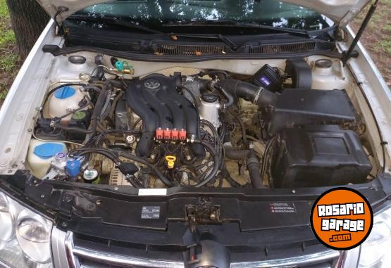 Autos - Volkswagen Bora 2010 GNC 122000Km - En Venta