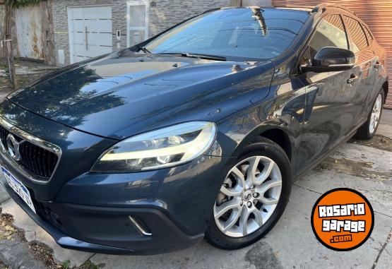 Autos - Volvo V40 2018 Nafta 130000Km - En Venta