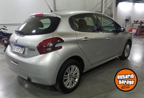 Autos - Peugeot 208 2019 Nafta 80000Km - En Venta