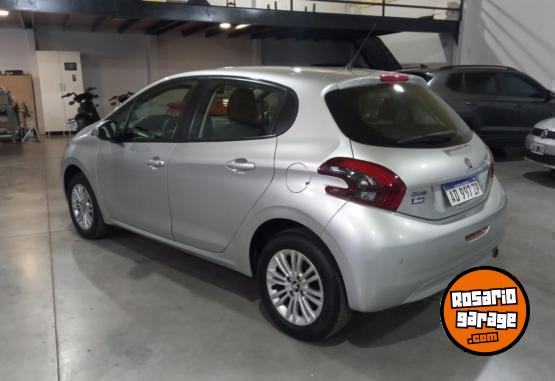 Autos - Peugeot 208 2019 Nafta 80000Km - En Venta