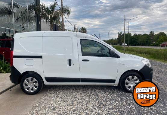 Utilitarios - Renault Kangoo Express Confort 2023 Nafta 24000Km - En Venta