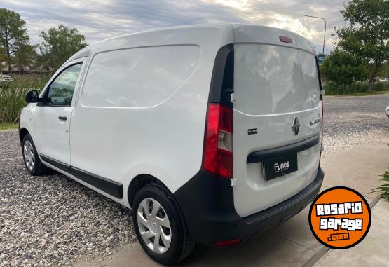 Utilitarios - Renault Kangoo Express Confort 2023 Nafta 24000Km - En Venta