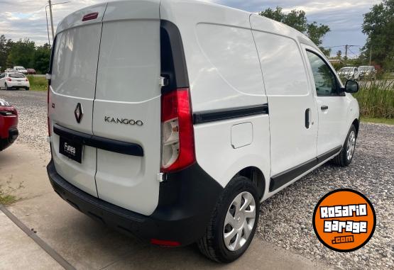 Utilitarios - Renault Kangoo Express Confort 2023 Nafta 24000Km - En Venta