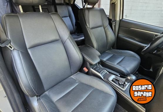 Camionetas - Toyota SW4 SRX 204 CV 2022 Diesel 86000Km - En Venta