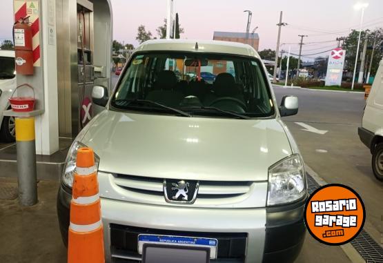 Utilitarios - Peugeot Partner patagonica 2017 GNC 170000Km - En Venta