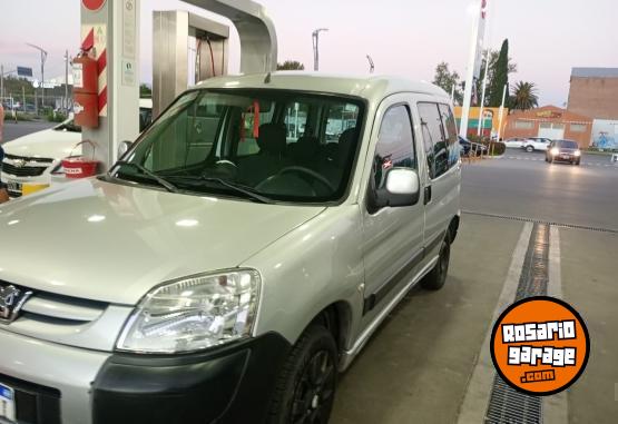 Utilitarios - Peugeot Partner patagonica 2017 GNC 170000Km - En Venta
