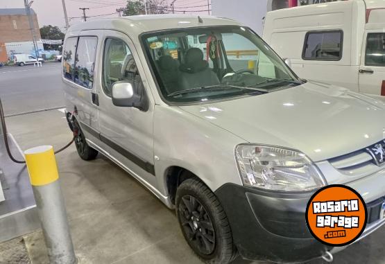 Utilitarios - Peugeot Partner patagonica 2017 GNC 170000Km - En Venta