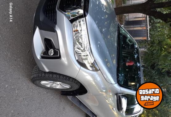 Camionetas - Toyota Hilux srv 2018 Diesel 84968Km - En Venta
