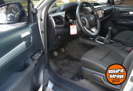 Camionetas - Toyota Hilux srv 2018 Diesel 84968Km - En Venta