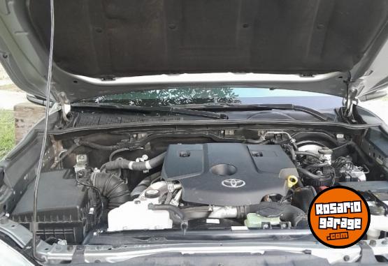 Camionetas - Toyota Hilux srv 2018 Diesel 84968Km - En Venta