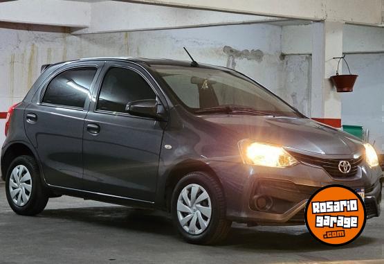 Autos - Toyota Etios X 2023 Nafta 28652Km - En Venta
