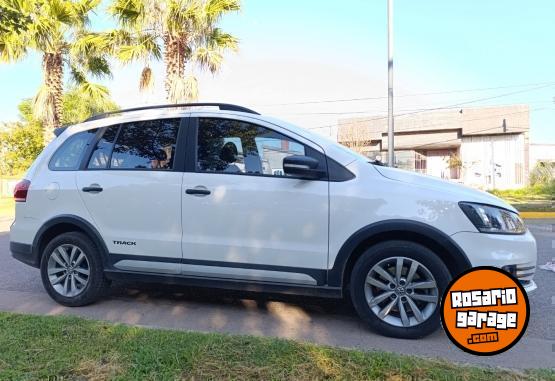 Autos - Volkswagen Suran track 2019 Nafta 77000Km - En Venta
