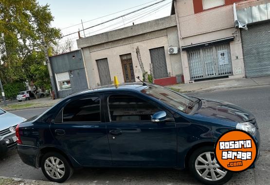 Autos - Toyota Etios 2016 Nafta 140000Km - En Venta