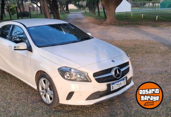 Autos - Mercedes Benz A200 Urban 2017 Nafta 142000Km - En Venta