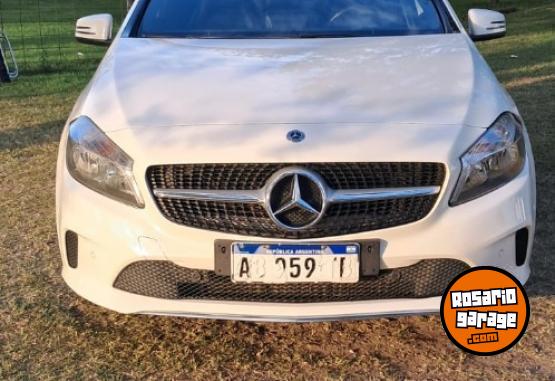 Autos - Mercedes Benz A200 Urban 2017 Nafta 142000Km - En Venta