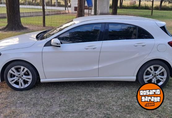 Autos - Mercedes Benz A200 Urban 2017 Nafta 142000Km - En Venta