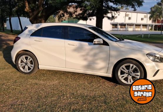 Autos - Mercedes Benz A200 Urban 2017 Nafta 142000Km - En Venta