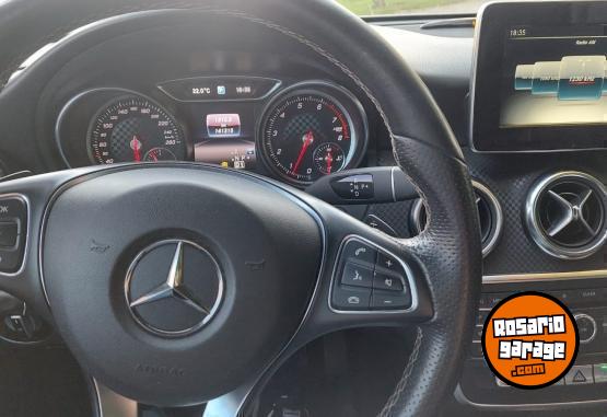Autos - Mercedes Benz A200 Urban 2017 Nafta 142000Km - En Venta