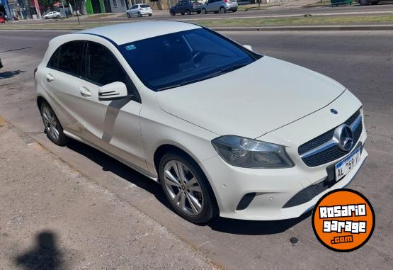 Autos - Mercedes Benz A200 Urban 2017 Nafta 142000Km - En Venta