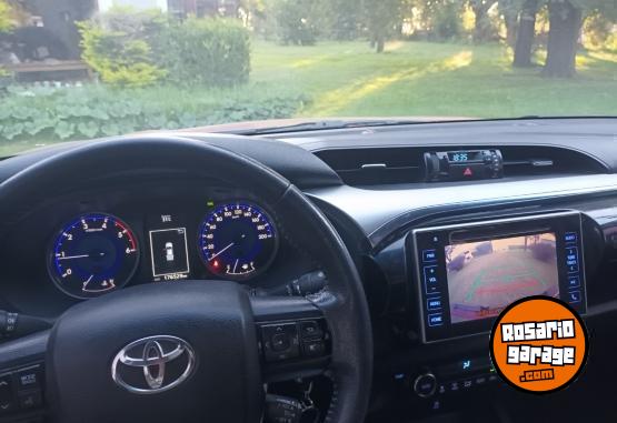 Camionetas - Toyota Hilux SRV 2.8 Tdi D.C 4x2 2016 Diesel 168000Km - En Venta