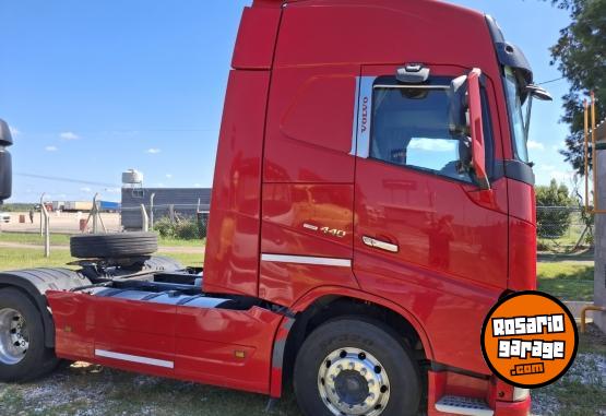 Camiones y Grúas - Volvo FH 440T 4X2 (2015) - En Venta