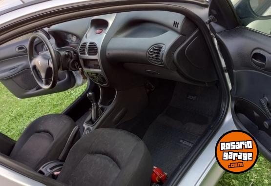 Autos - Peugeot 206 2011 Nafta 221000Km - En Venta