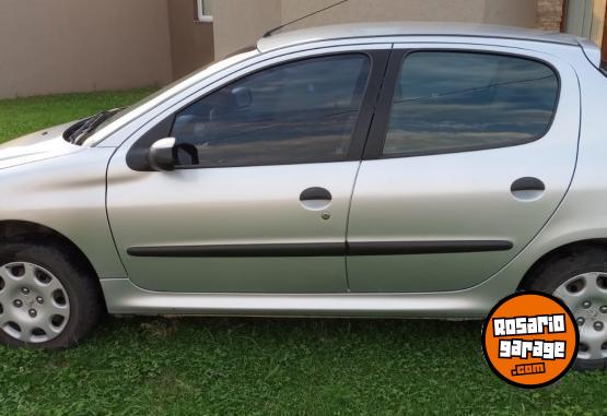 Autos - Peugeot 206 2011 Nafta 221000Km - En Venta