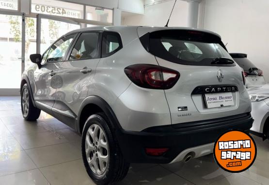 Autos - Renault CAPTUR 2018 Nafta 90000Km - En Venta
