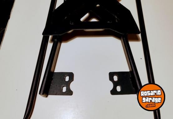 Accesorios para Motos - Soporte top case, bal dominar - En Venta