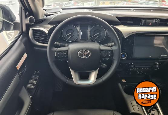 Camionetas - Toyota HILUX 4X4 DC SRX 2,8 TDI 2025 Diesel 0Km - En Venta