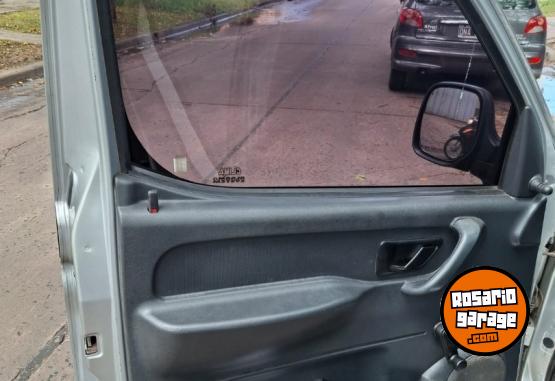 Utilitarios - Peugeot Partner 2014 Diesel 190000Km - En Venta