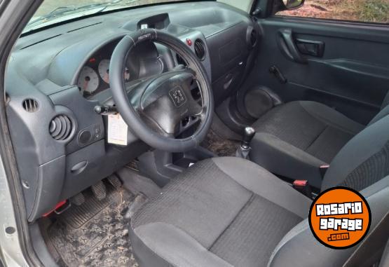 Utilitarios - Peugeot Partner 2014 Diesel 190000Km - En Venta