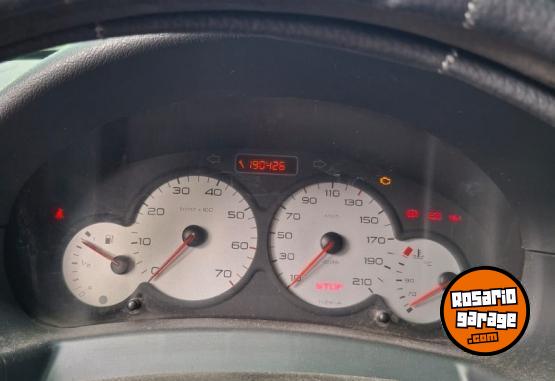 Utilitarios - Peugeot Partner 2014 Diesel 190000Km - En Venta