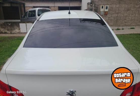 Autos - Peugeot 408 2015 Diesel 173000Km - En Venta