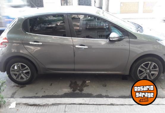 Autos - Peugeot 208 active 2016 Nafta 90000Km - En Venta