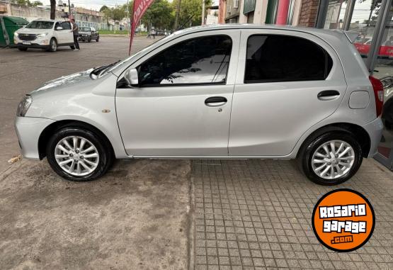 Autos - Toyota Etios x 2022 Nafta 45000Km - En Venta