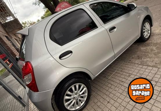 Autos - Toyota Etios x 2022 Nafta 45000Km - En Venta