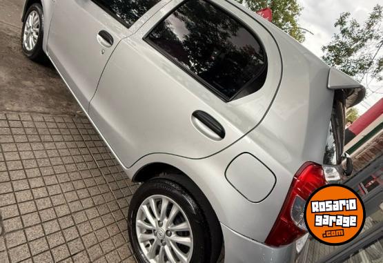 Autos - Toyota Etios x 2022 Nafta 45000Km - En Venta