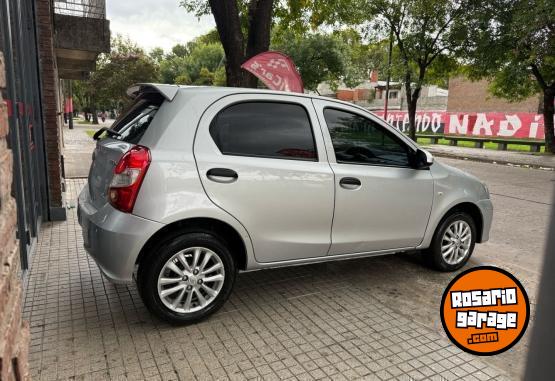 Autos - Toyota Etios x 2022 Nafta 45000Km - En Venta