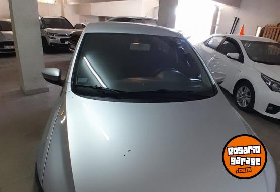 Autos - Volkswagen Fox Connect 2019 Nafta 73000Km - En Venta