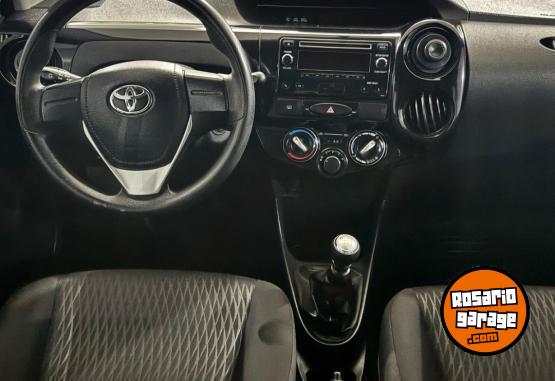 Autos - Toyota ETIOS 2021 Nafta 70000Km - En Venta