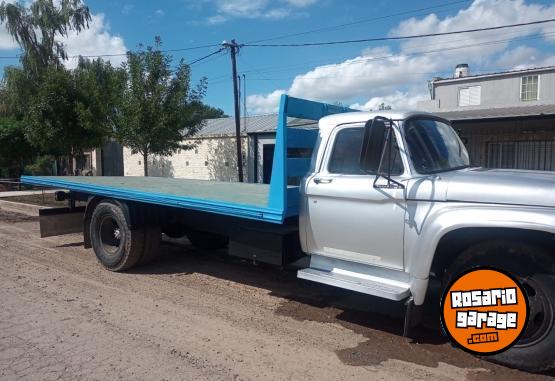 Camiones y Grúas - FORD 600 PLANCHA - En Venta