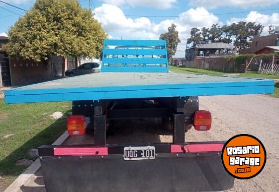 Camiones y Grúas - FORD 600 PLANCHA - En Venta