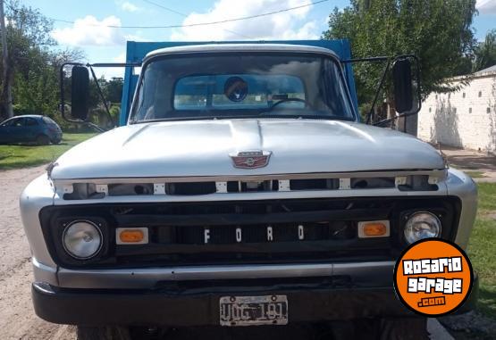 Camiones y Grúas - FORD 600 PLANCHA - En Venta