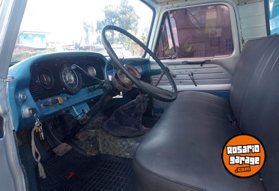 Camiones y Grúas - FORD 600 PLANCHA - En Venta